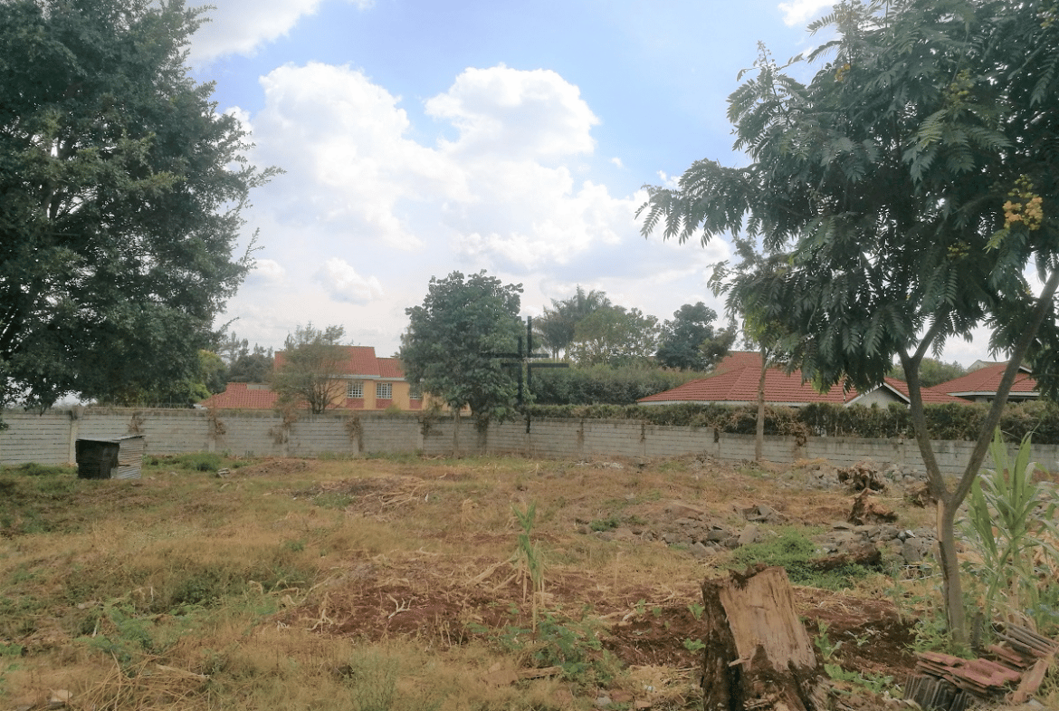 Ideal 0.75-Acres of Land for Sale in Runda, Nairobi - NBE65S (1)