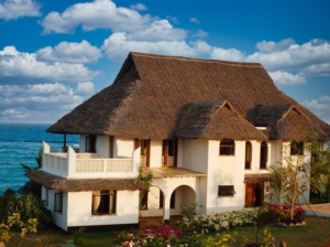 4 Bedroom House for Sale in Vipingo - VIP11S (1) - Photo of the house and the ocean
