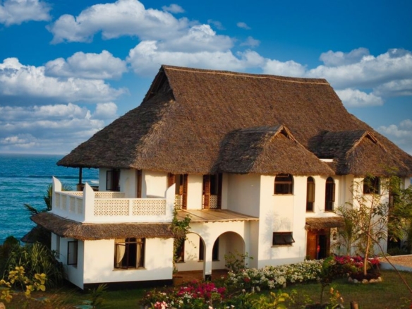 4 Bedroom House for Sale in Vipingo - VIP11S (1) - Photo of the house and the ocean